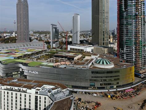 skyline plaza frankfurt.